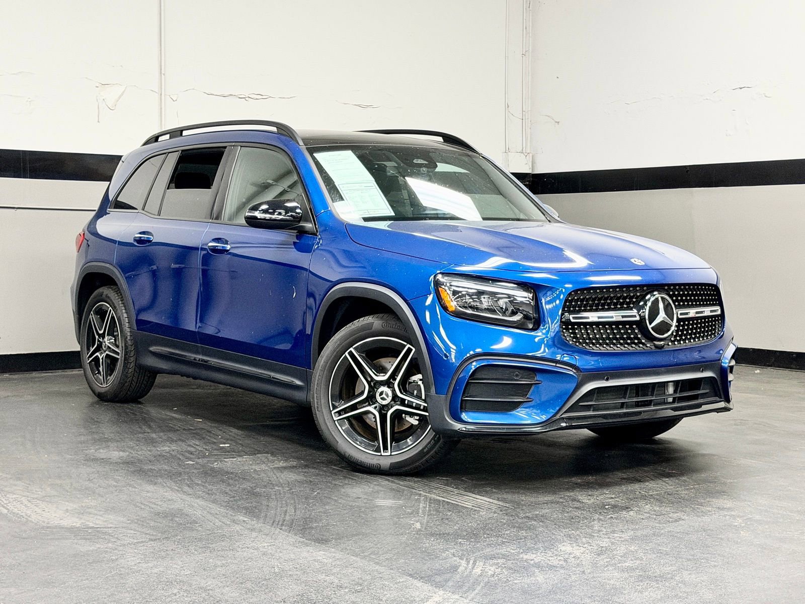 Used 2024 Mercedes-Benz GLB 250 image 2