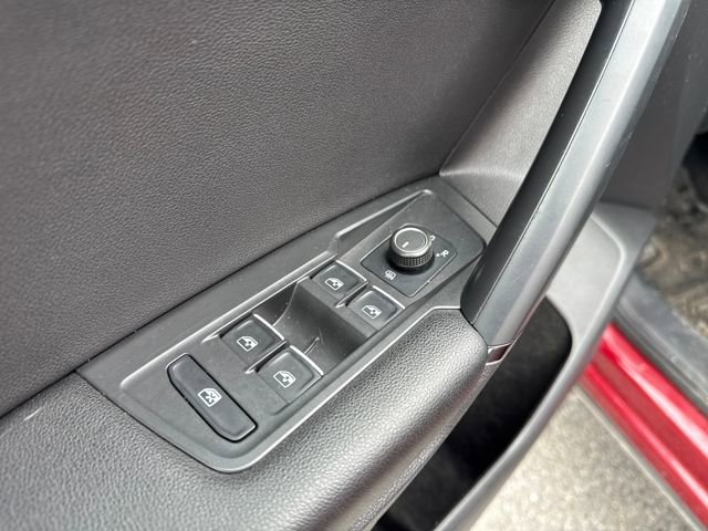 Used 2019 Volkswagen Tiguan SE w/ Panoramic Sunroof Package image 25