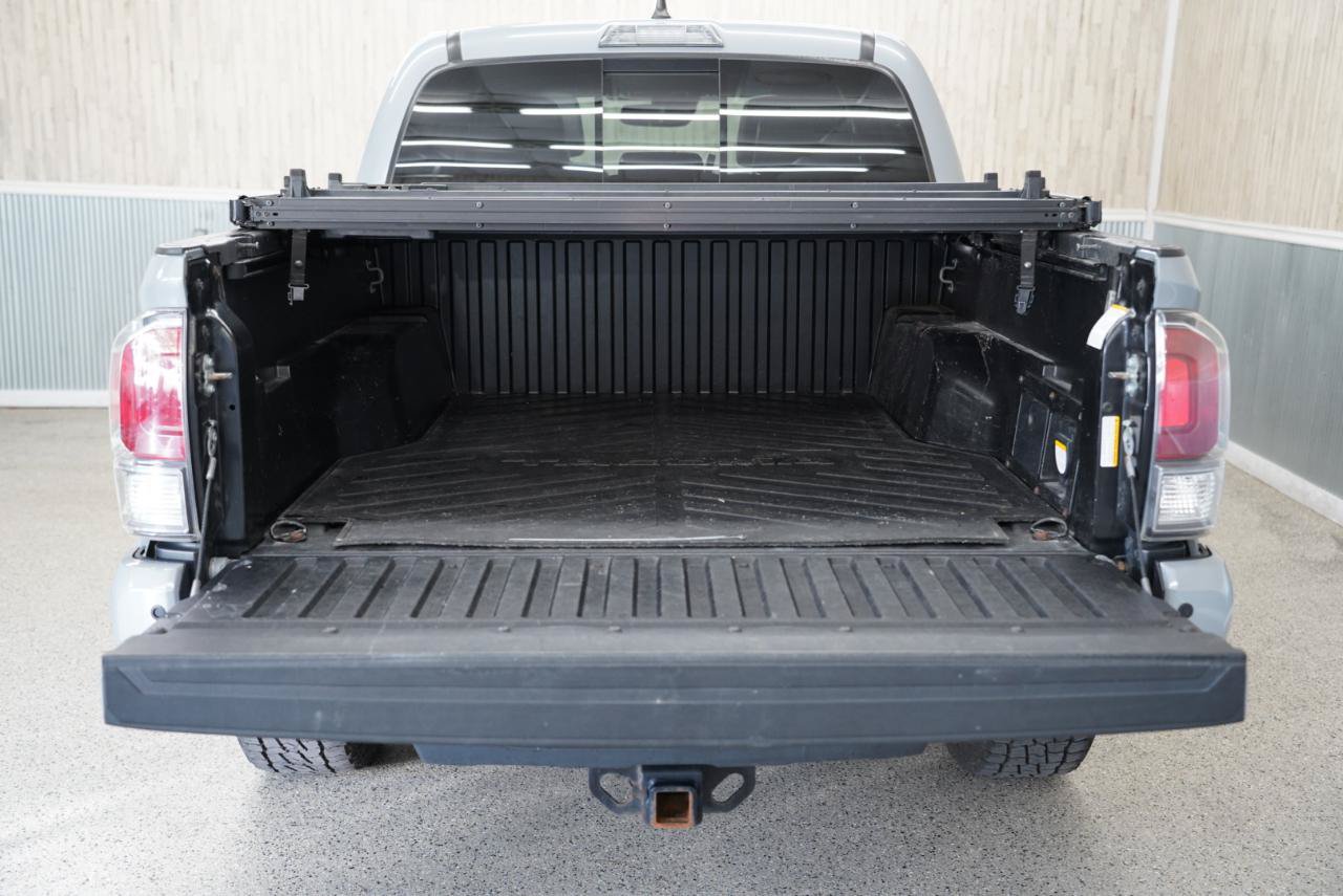 Used 2021 Toyota Tacoma TRD Sport w/ TRD Premium Sport Package AWD/4WD image 39