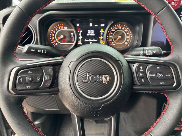 Used 2024 Jeep Gladiator Rubicon w/ Technology Group AWD/4WD image 40