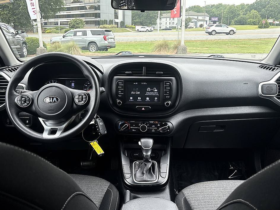 Used 2020 Kia Soul S FWD image 14