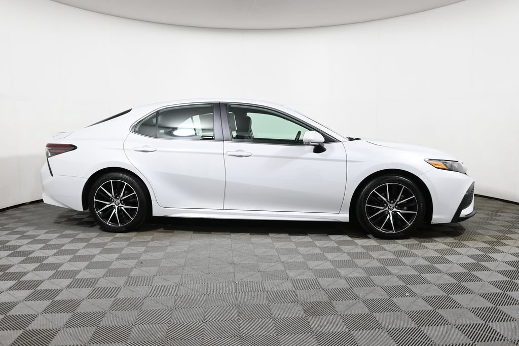 Used 2024 Toyota Camry SE w/ Cold Weather Package AWD/4WD image 8