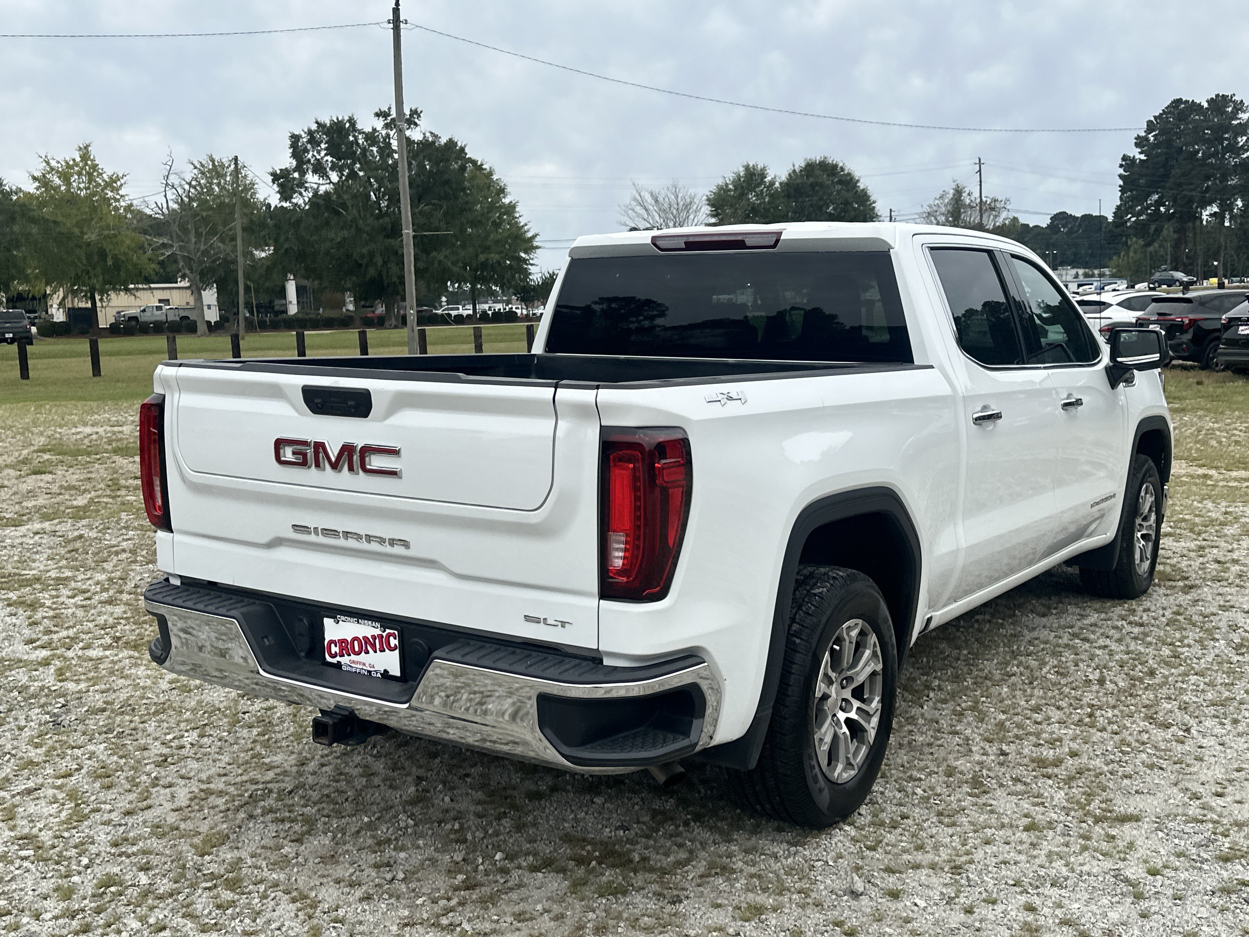 Used 2025 GMC Sierra 1500 SLT AWD/4WD image 5
