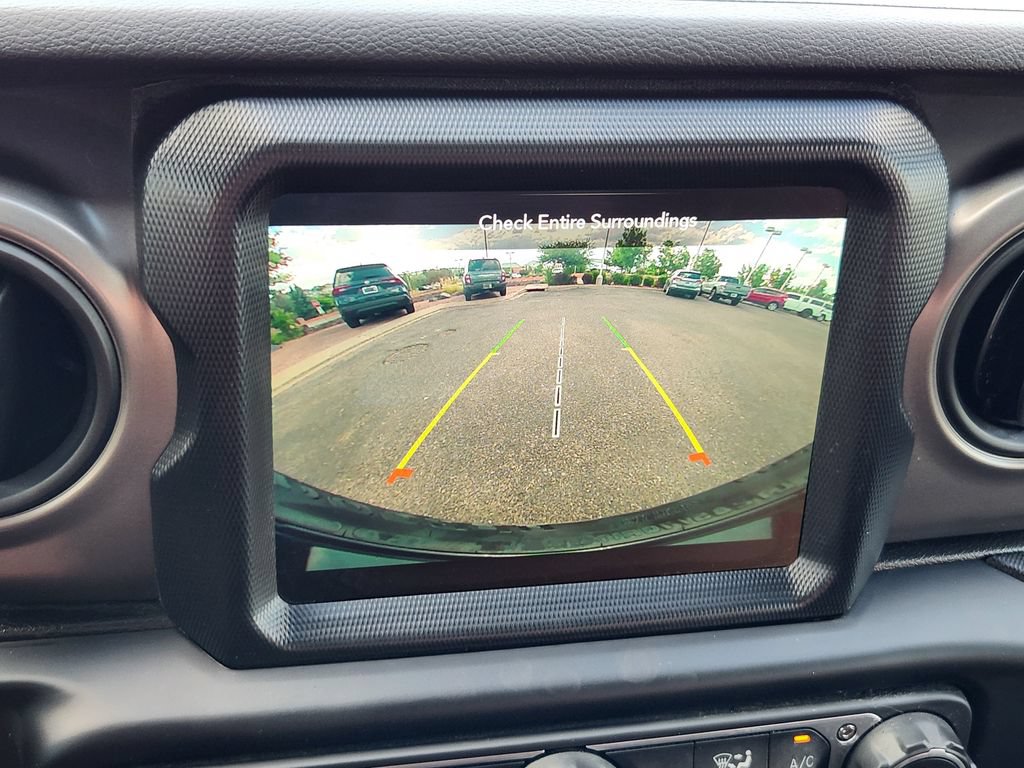 Used 2022 Jeep Wrangler Sport AWD/4WD image 9