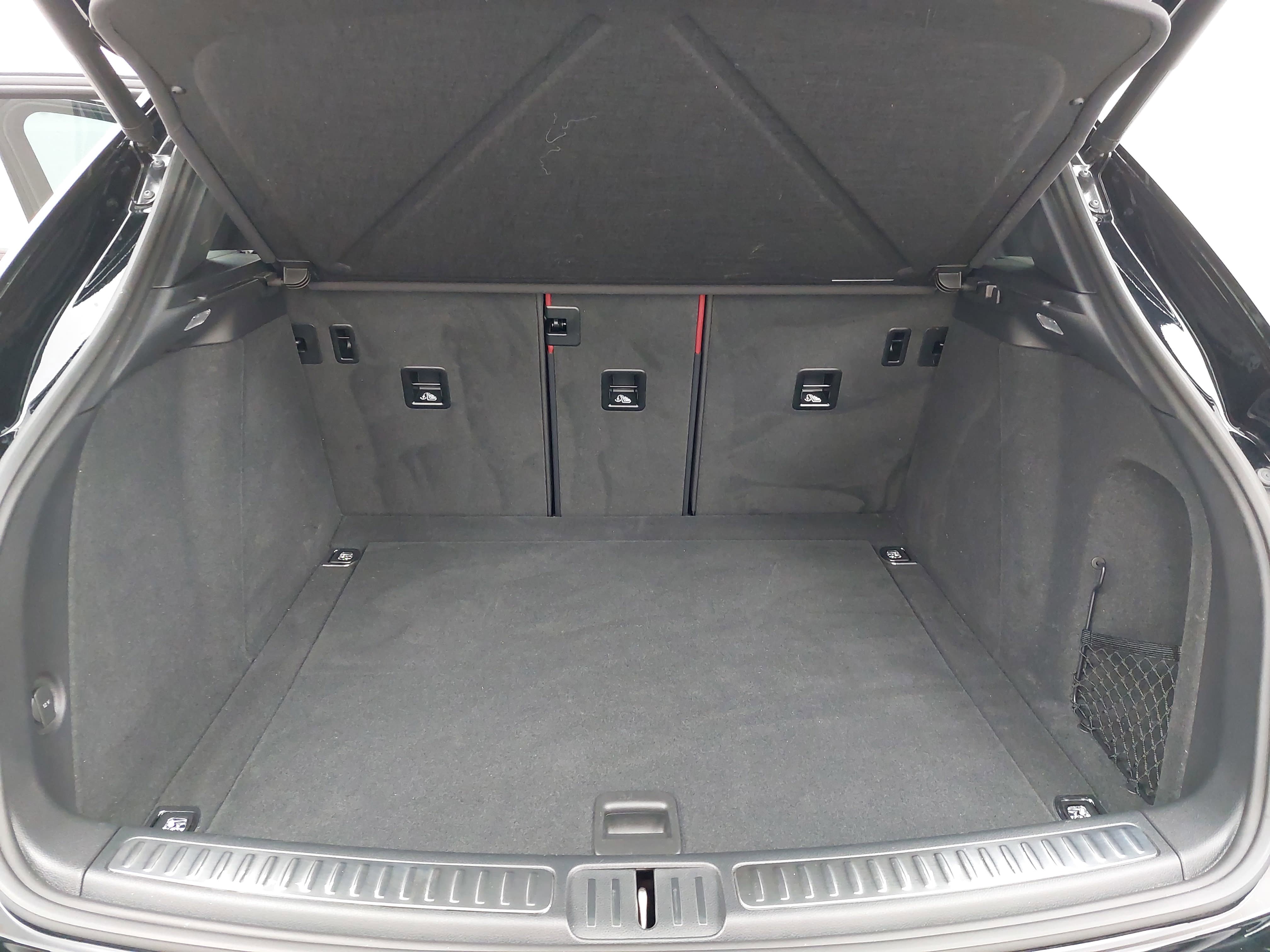 Certified 2024 Porsche Macan Turbo AWD/4WD image 14