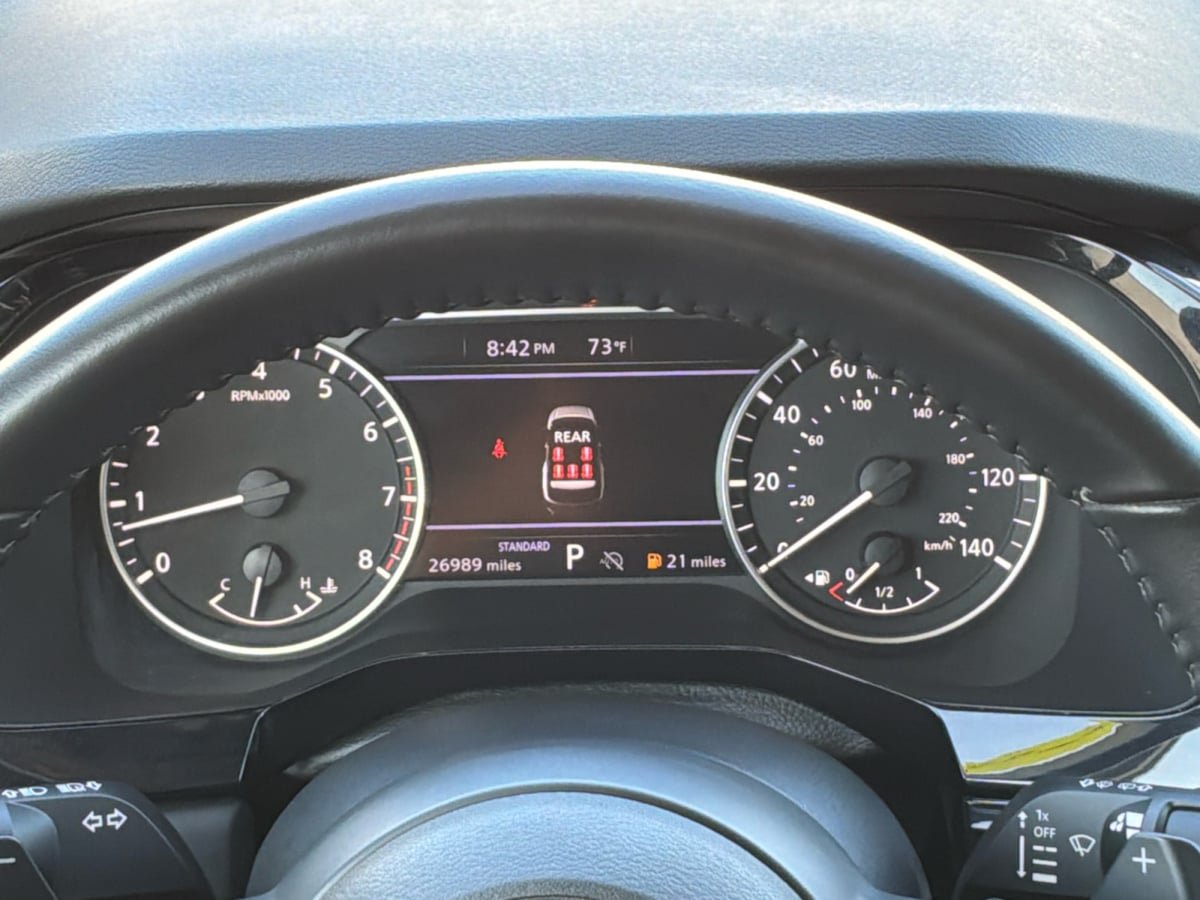 Used 2024 Nissan Pathfinder SV w/ SV Premium Package FWD image 12