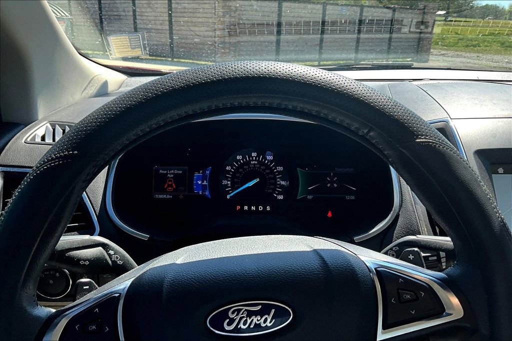 Used 2018 Ford Edge Titanium w/ Equipment Group 301A image 14