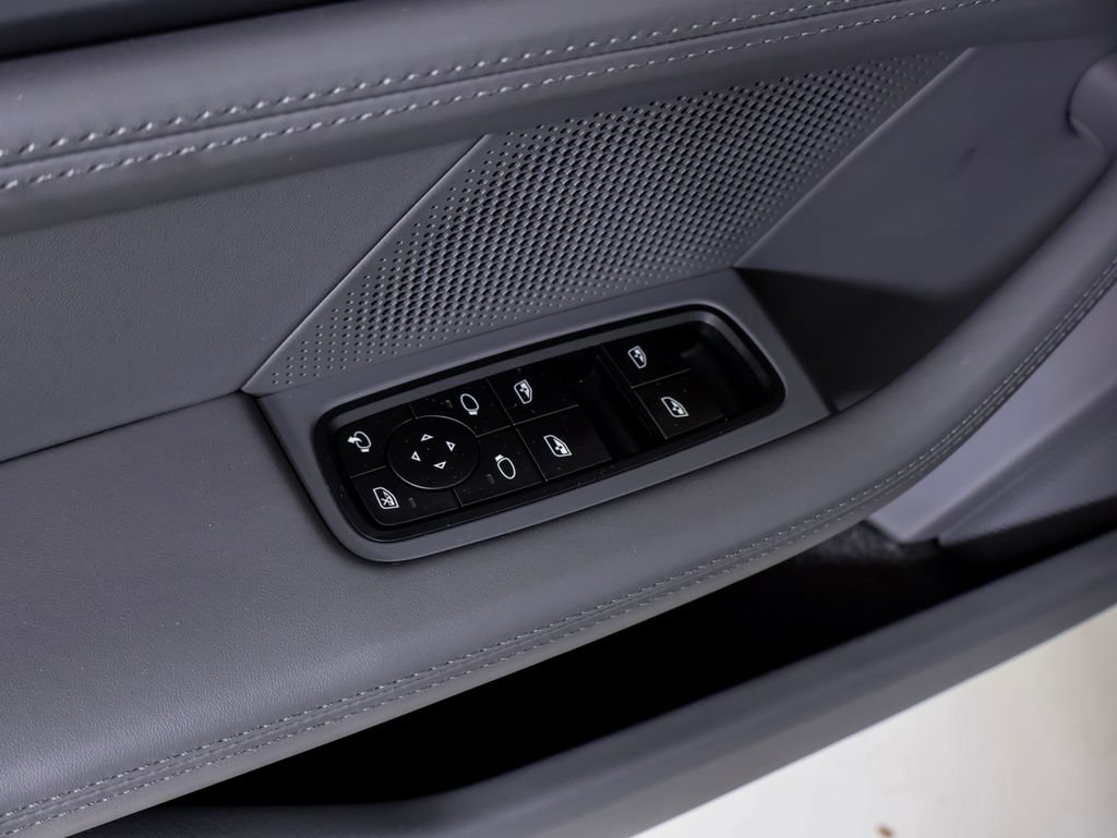 Certified 2025 Porsche Taycan Turbo AWD/4WD image 21