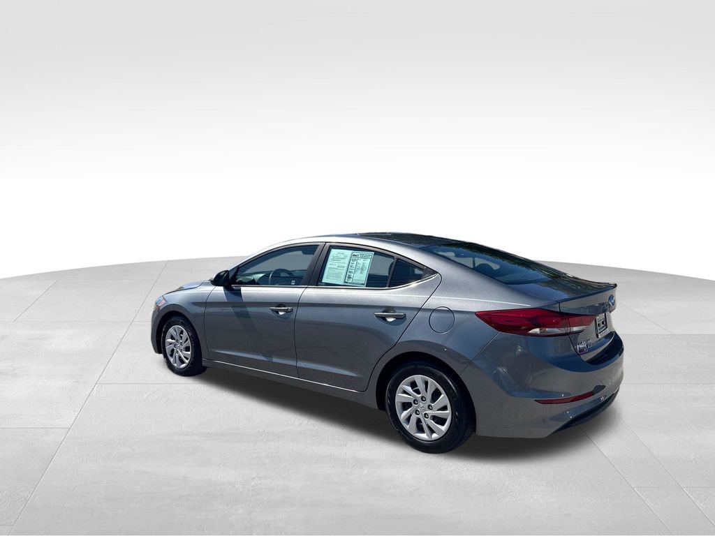 Used 2018 Hyundai Elantra SE FWD image 4
