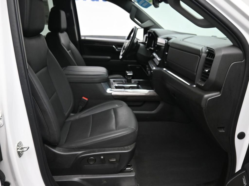 Used 2023 Chevrolet Silverado 1500 LTZ AWD/4WD image 7