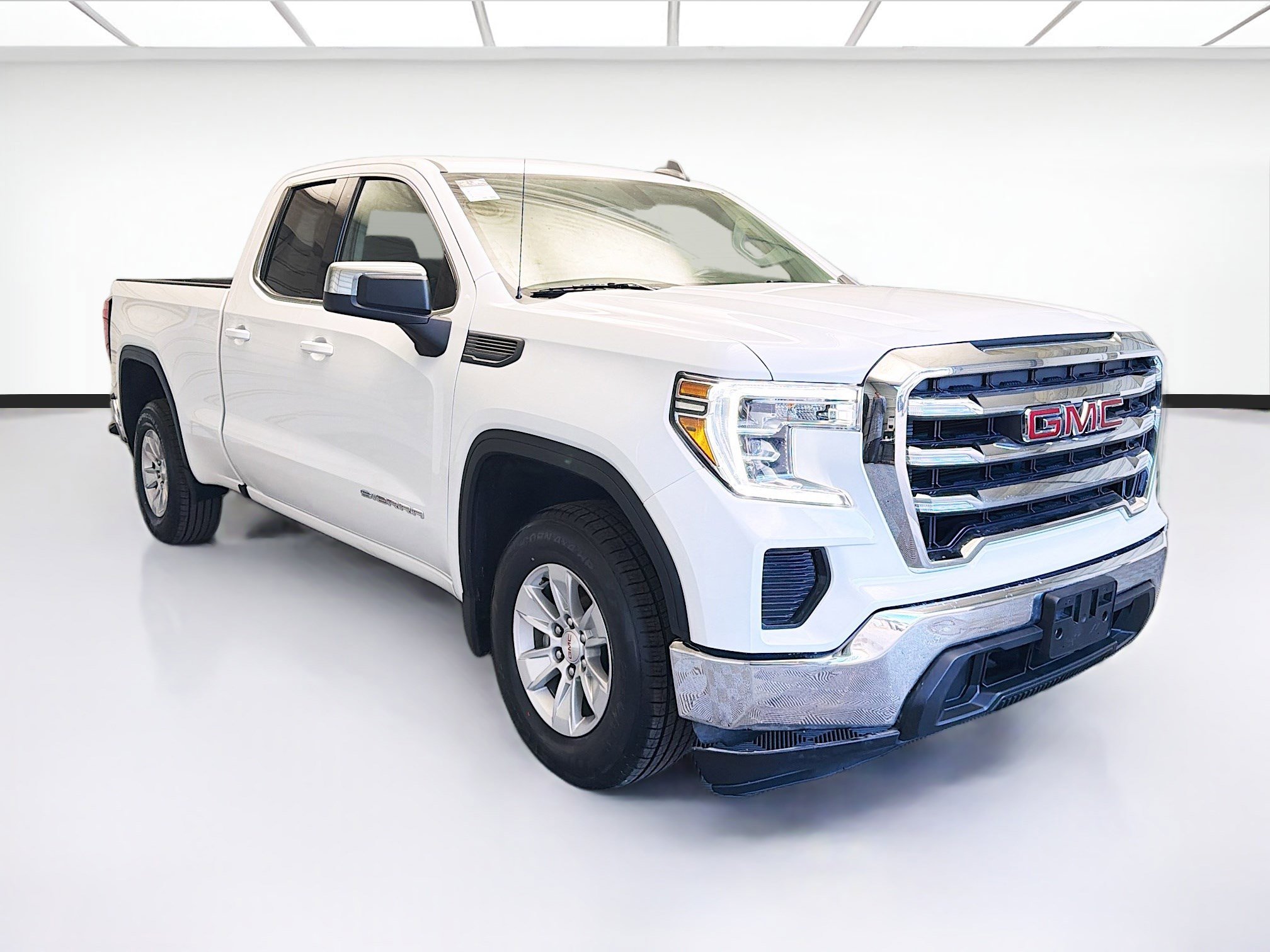 Used 2022 GMC Sierra 1500 SLE image 3