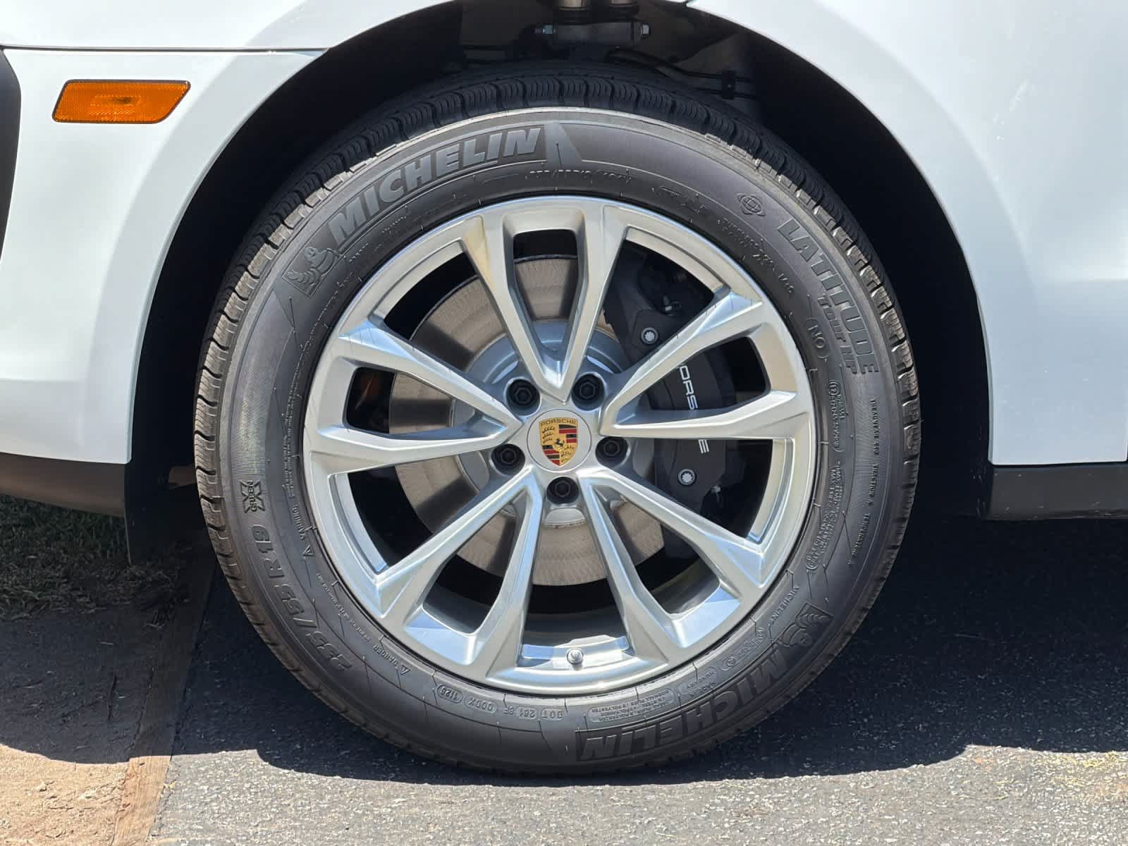 New 2026 Porsche Macan AWD/4WD image 30