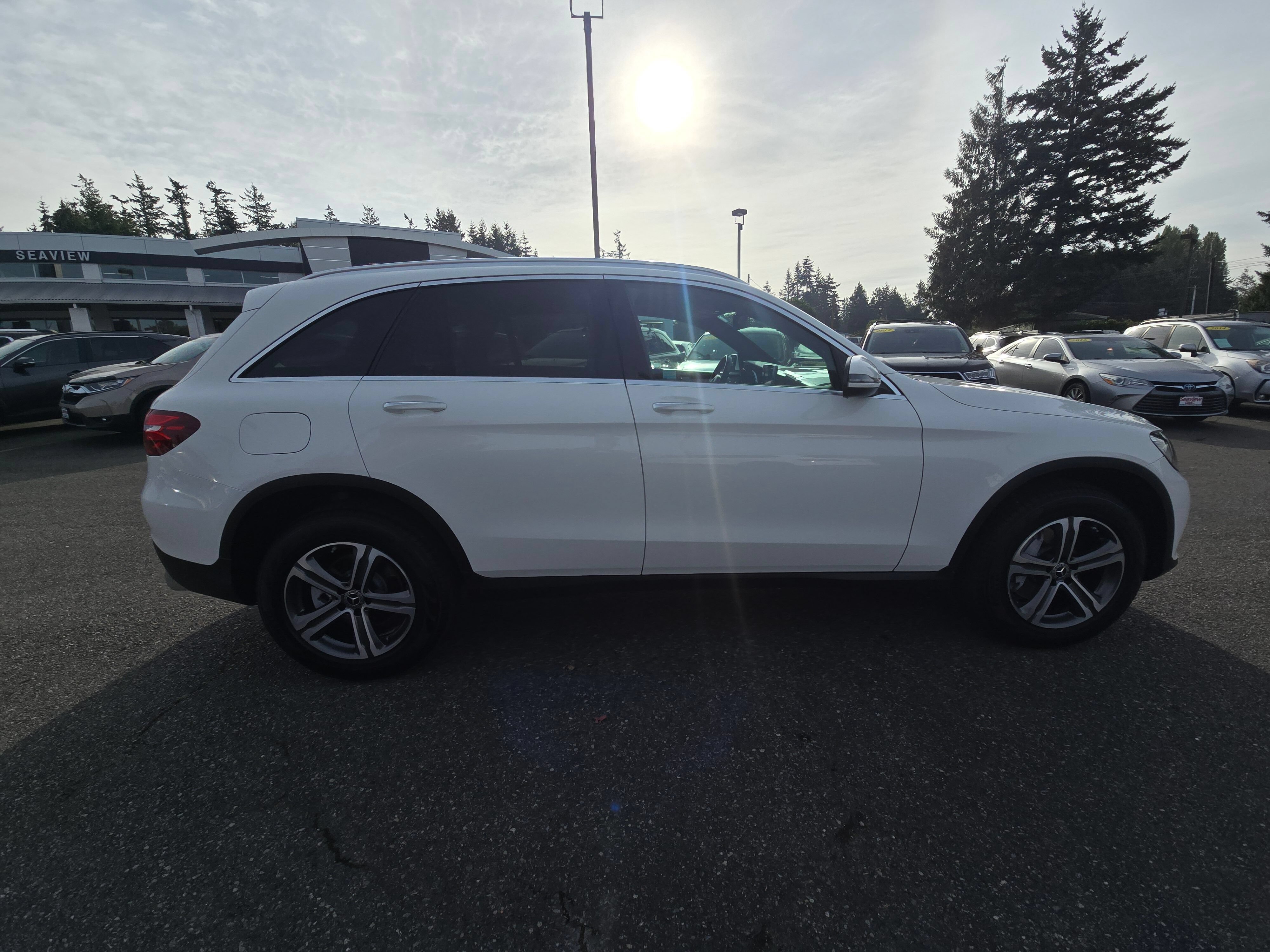 Used 2019 Mercedes-Benz GLC 300 4MATIC image 8