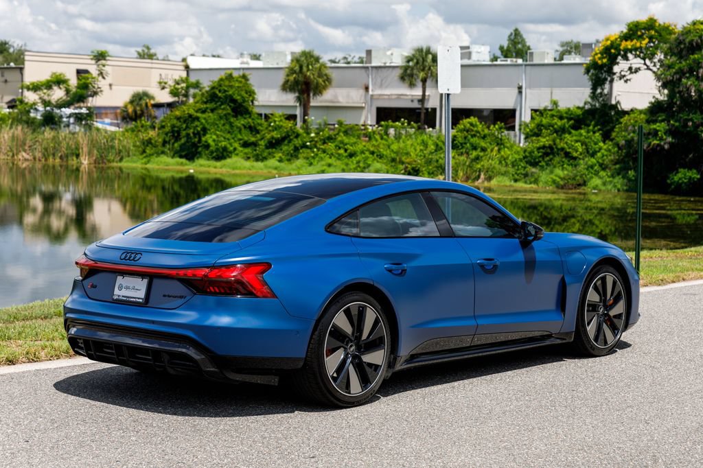 Used 2022 Audi RS e-tron GT w/ Carbon Performance Package AWD/4WD image 3