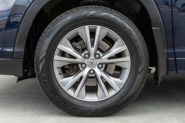 Used 2014 Toyota Highlander XLE AWD/4WD image 17