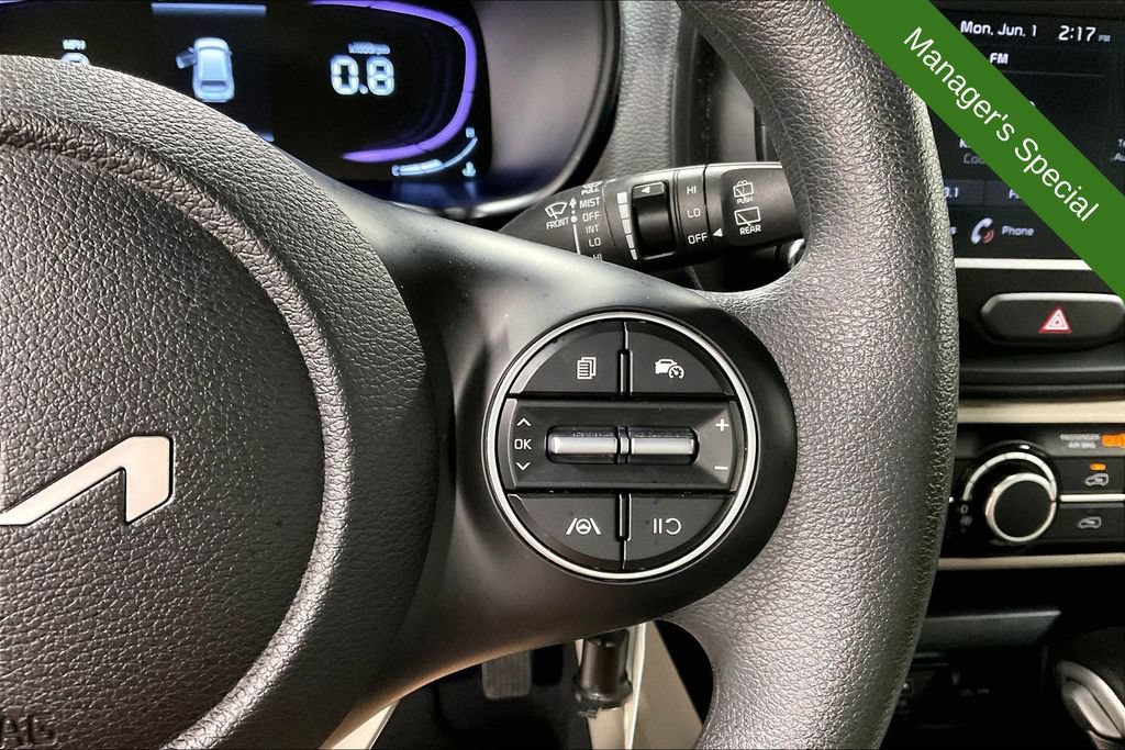 Used 2025 Kia Soul LX w/ LX Technology Package FWD image 25
