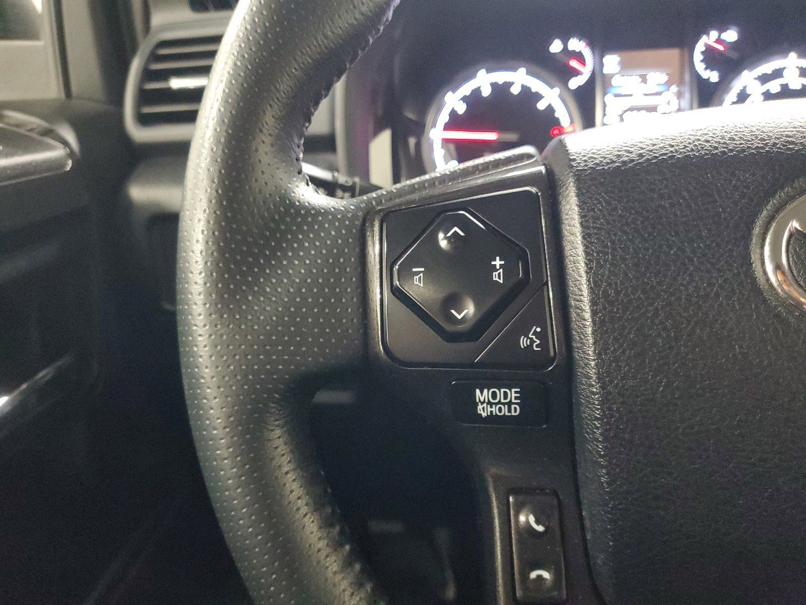 Used 2021 Toyota 4Runner TRD Off-Road AWD/4WD image 23