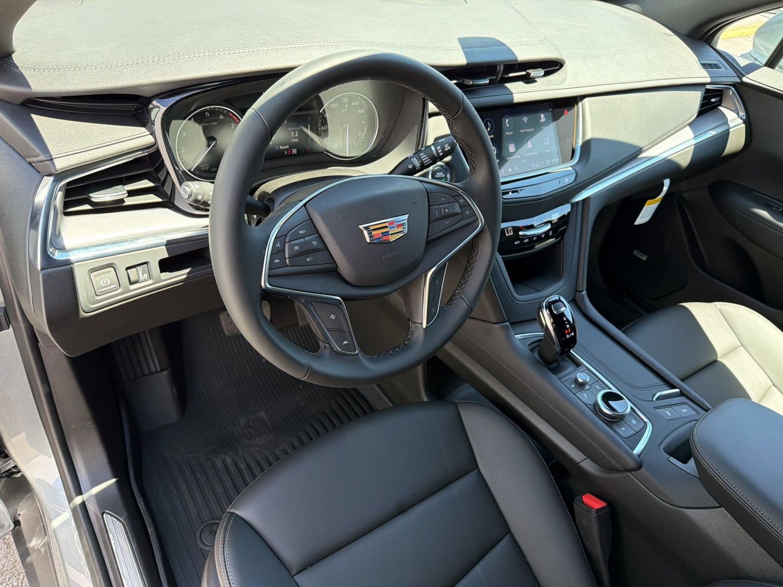 New 2026 Cadillac XT5 Luxury w/ LPO, Floor Liner Package AWD/4WD image 3