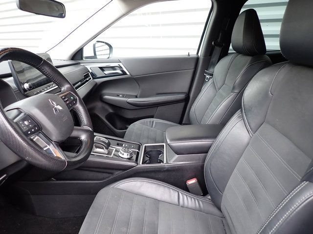 Used 2022 Mitsubishi Outlander SE AWD/4WD image 16