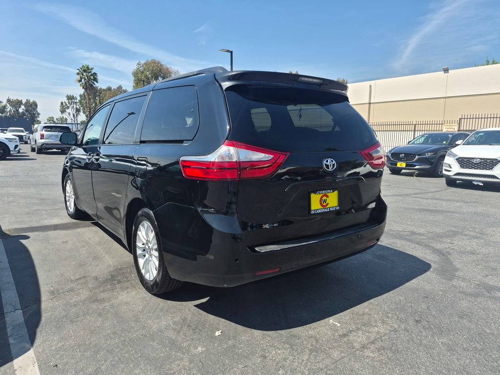 Used 2015 Toyota Sienna XLE w/ XLE Navigation Package image 12