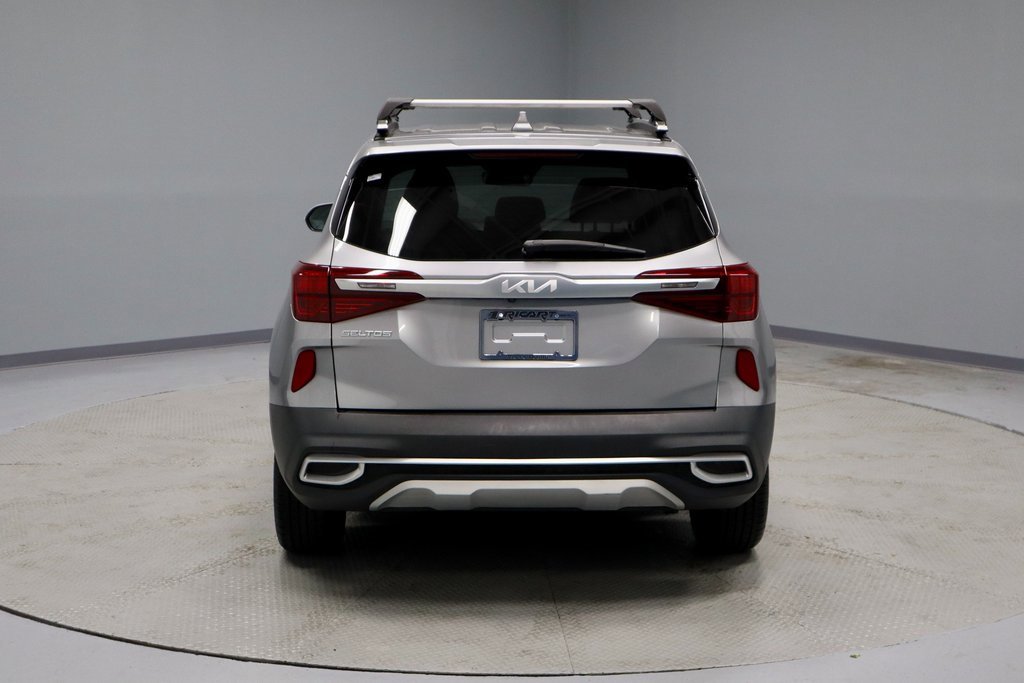 Used 2022 Kia Seltos EX image 11