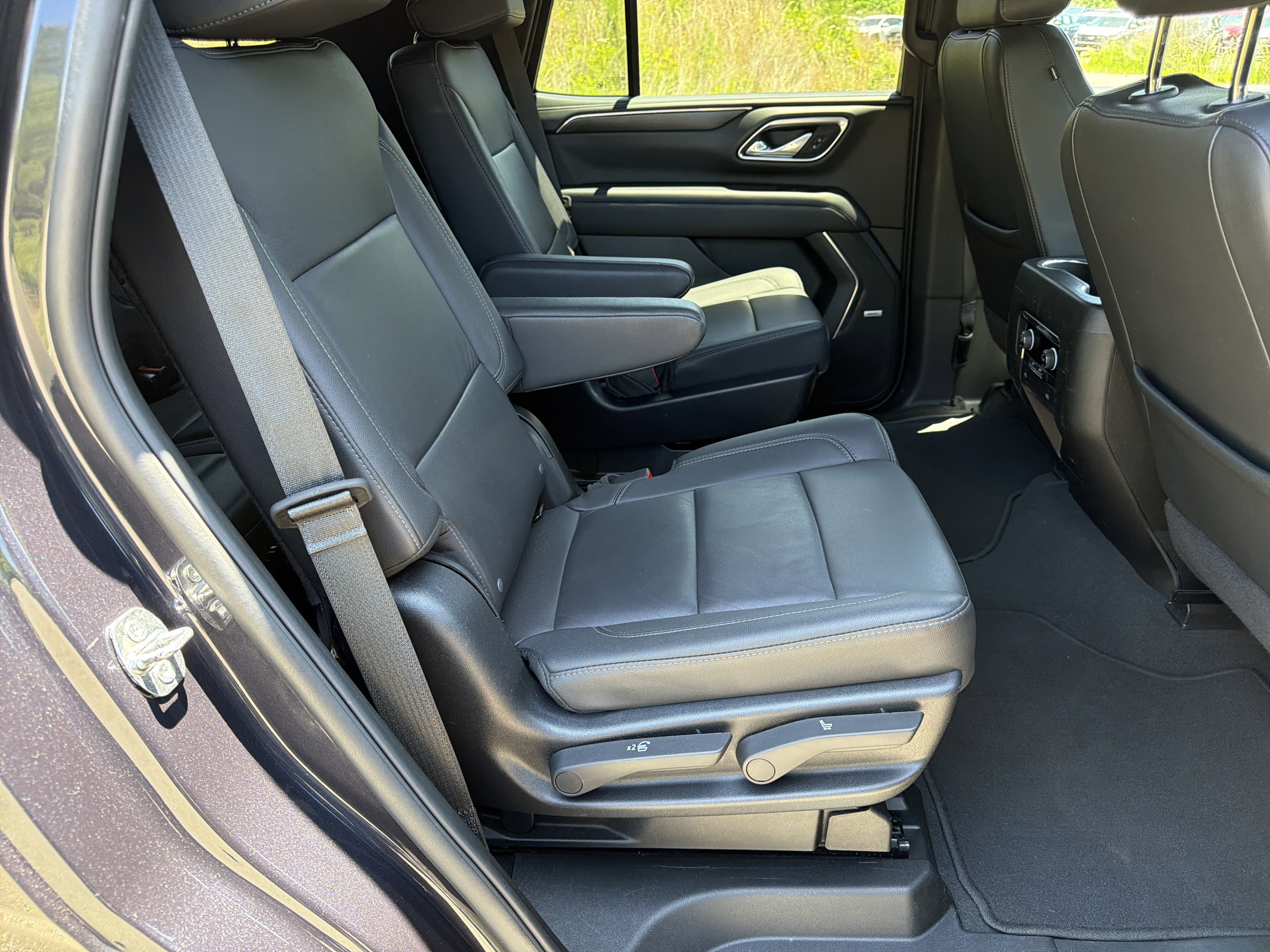 Used 2024 Chevrolet Tahoe LT AWD/4WD image 15