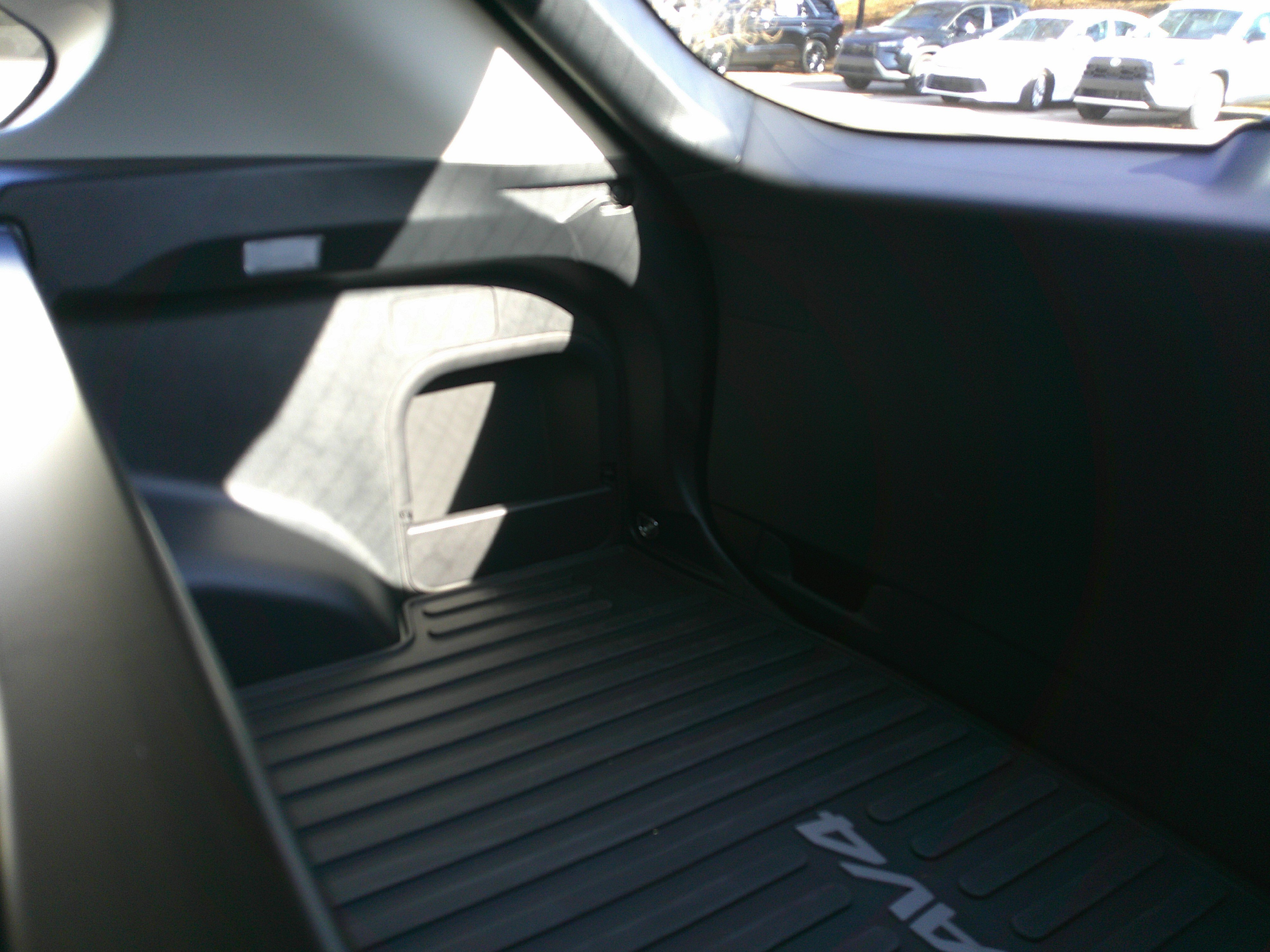 Used 2025 Toyota RAV4 LE image 29