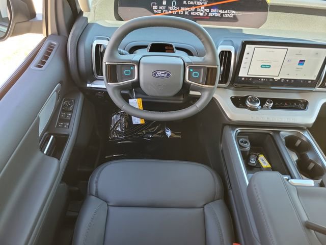 New 2026 Ford Expedition Active image 7