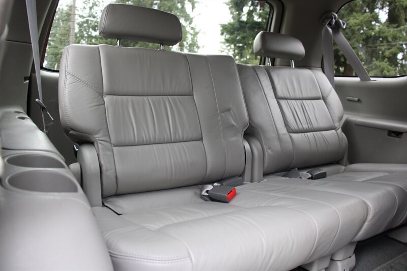 Used 2002 Toyota Sequoia SR5 AWD/4WD image 17