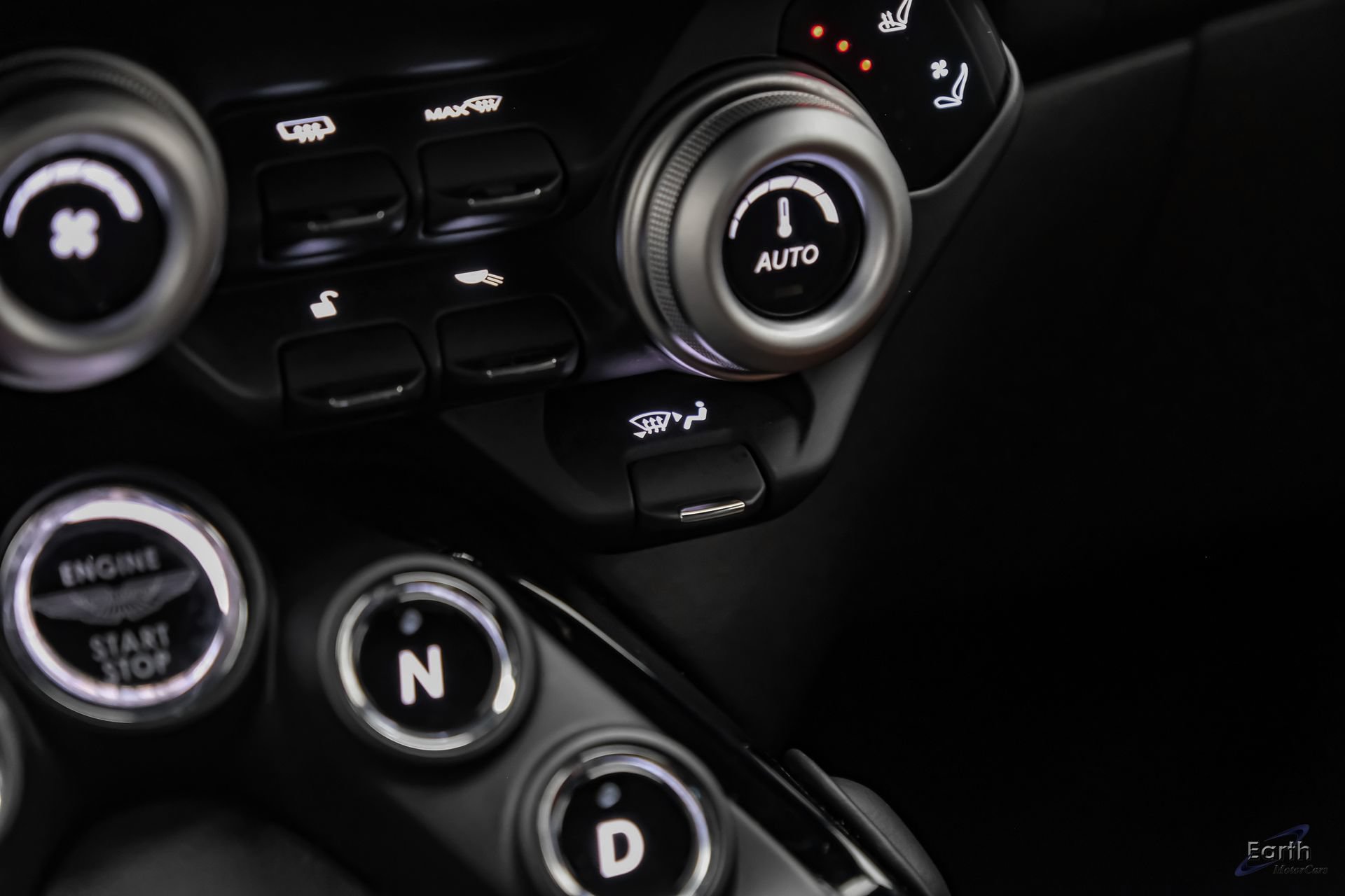 Used 2019 Aston Martin V8 Vantage Coupe RWD image 74