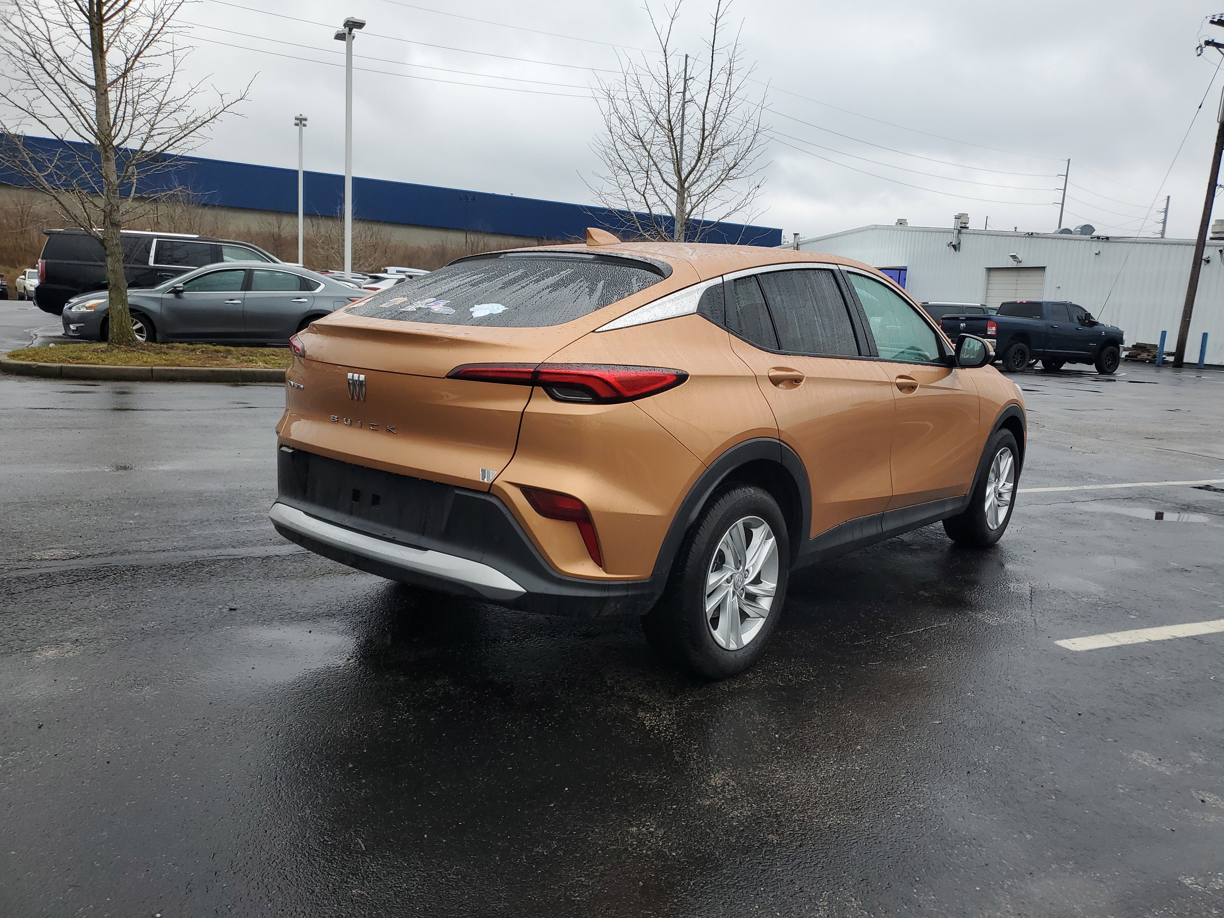 Used 2024 Buick Envista Preferred w/ Advanced Safety Package image 4