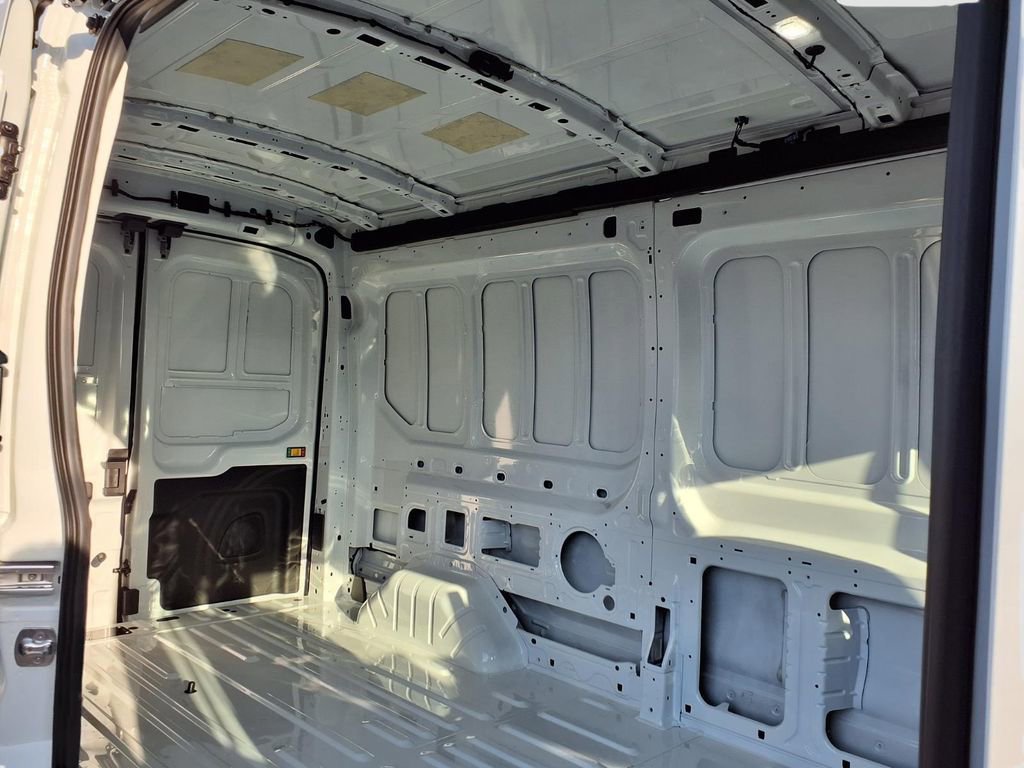 New 2026 Ford Transit 250 148 Medium Roof RWD image 32