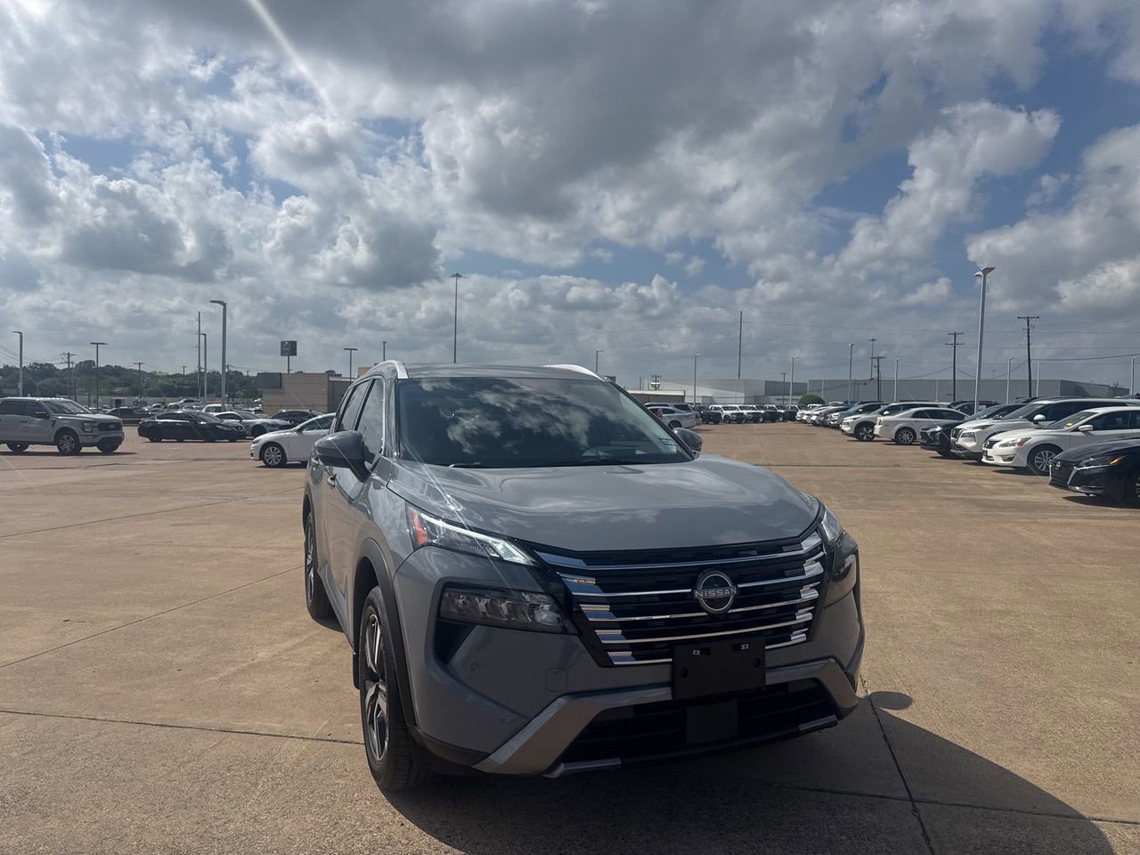 Certified 2025 Nissan Rogue SL w/ SL Premium Package image 2