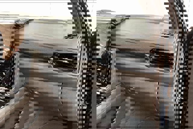 Certified 2025 GMC Yukon XL AT4 Ultimate image 18