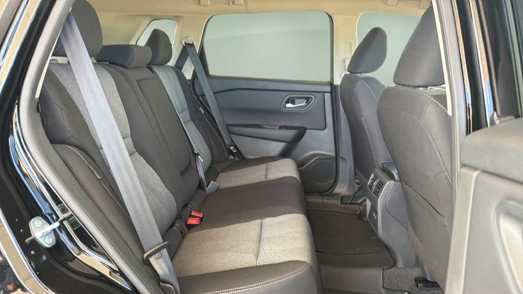 New 2026 Nissan Rogue SV AWD/4WD image 15