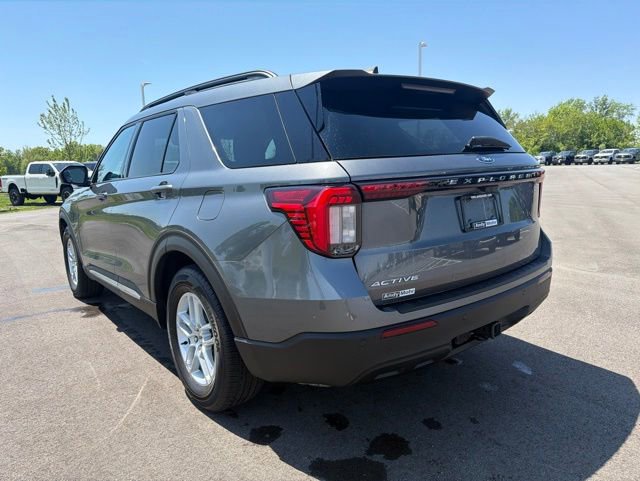 Used 2025 Ford Explorer Active RWD image 15