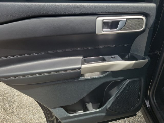 Certified 2023 Ford Explorer XLT RWD image 17