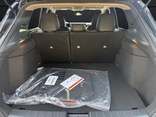 New 2026 Nissan Kicks SR w/ Cold Weather Package image 14