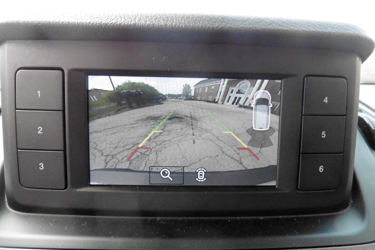 Used 2022 Ford Transit Connect XL image 4