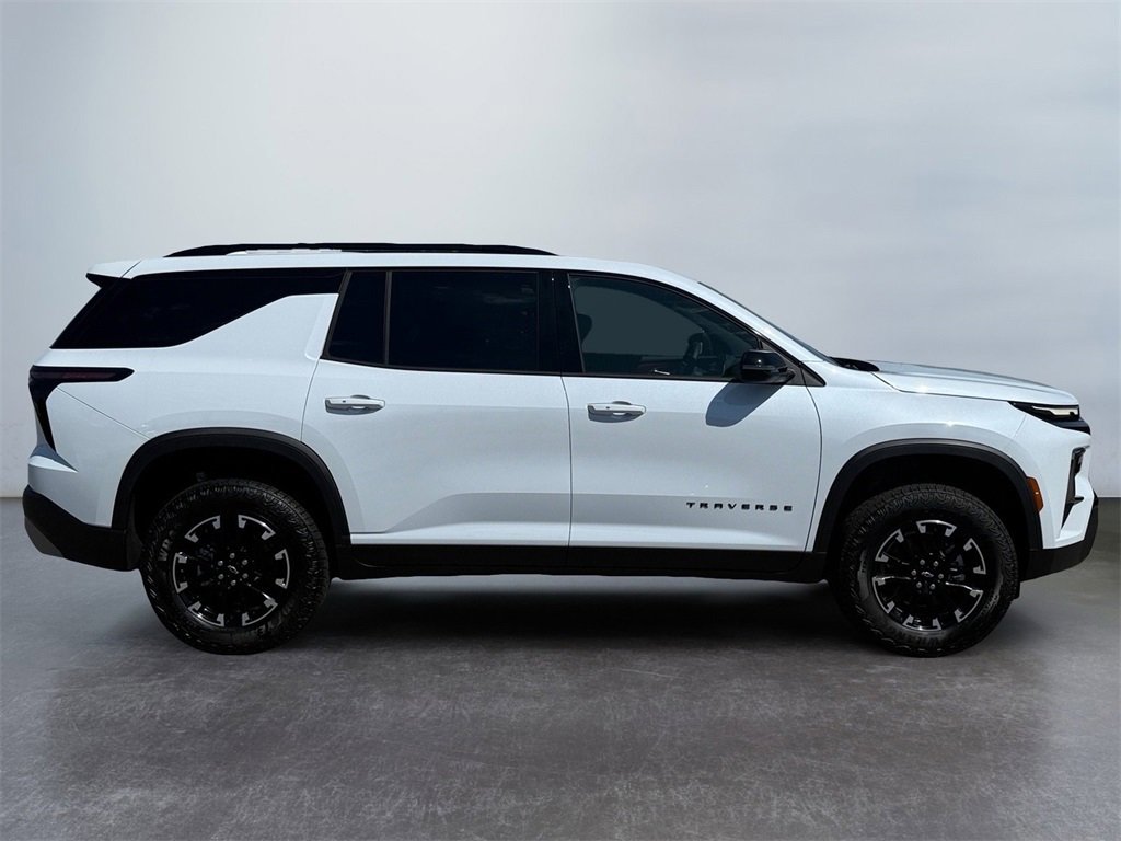 New 2026 Chevrolet Traverse Z71 w/ LPO, Floor Liner Package image 2
