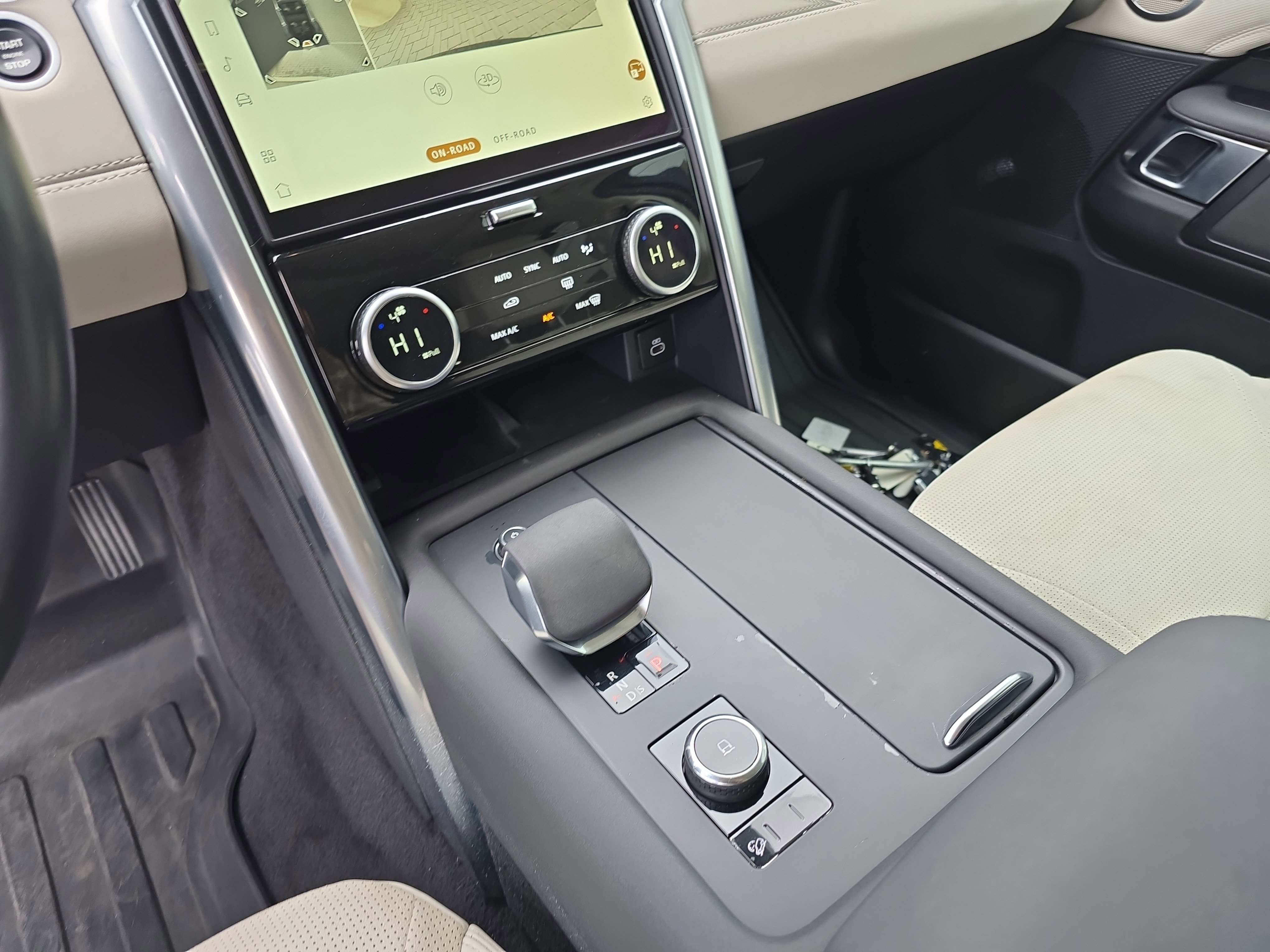 Used 2021 Land Rover Discovery S image 28