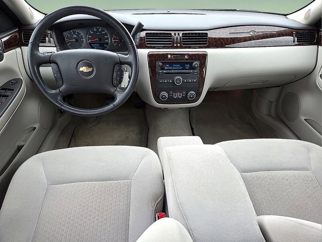 Used 2012 Chevrolet Impala LT FWD image 13
