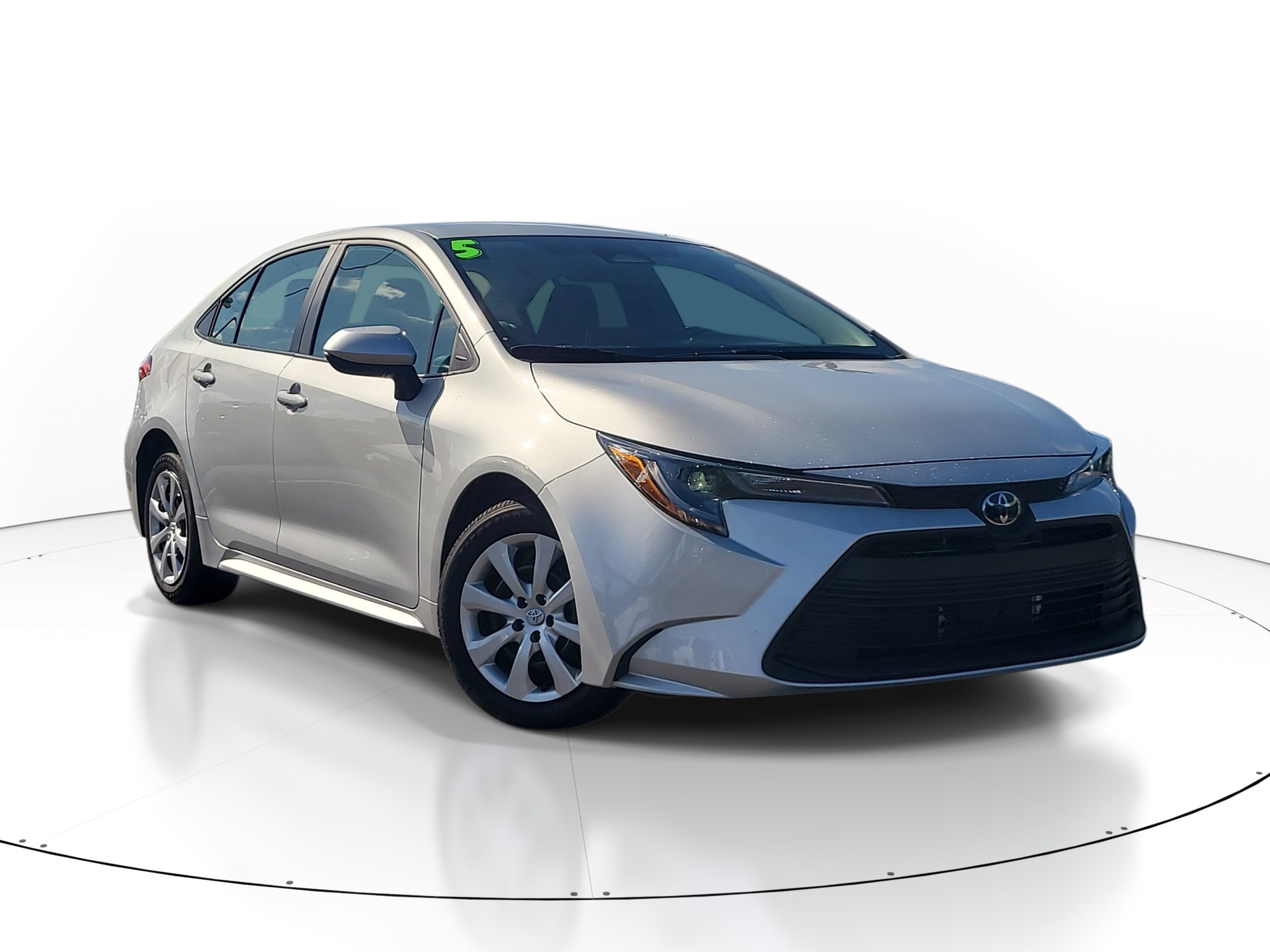 Used 2025 Toyota Corolla LE FWD image 1