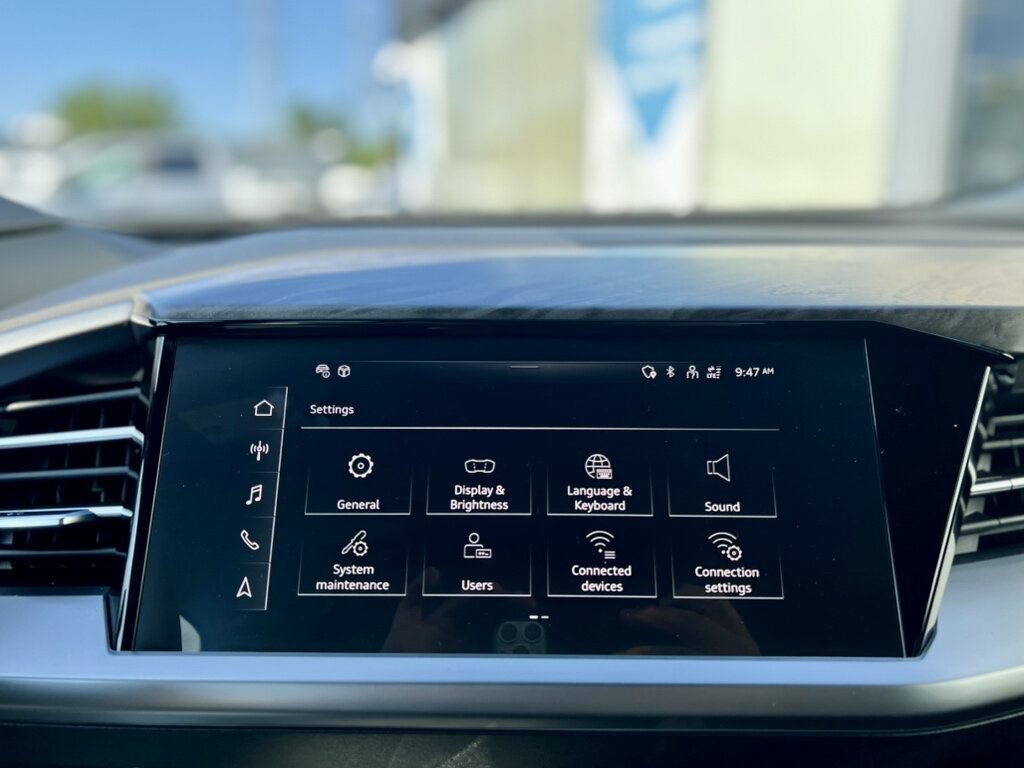 Used 2022 Audi Q4 e-tron Premium Plus w/ Premium Plus AWD/4WD image 23