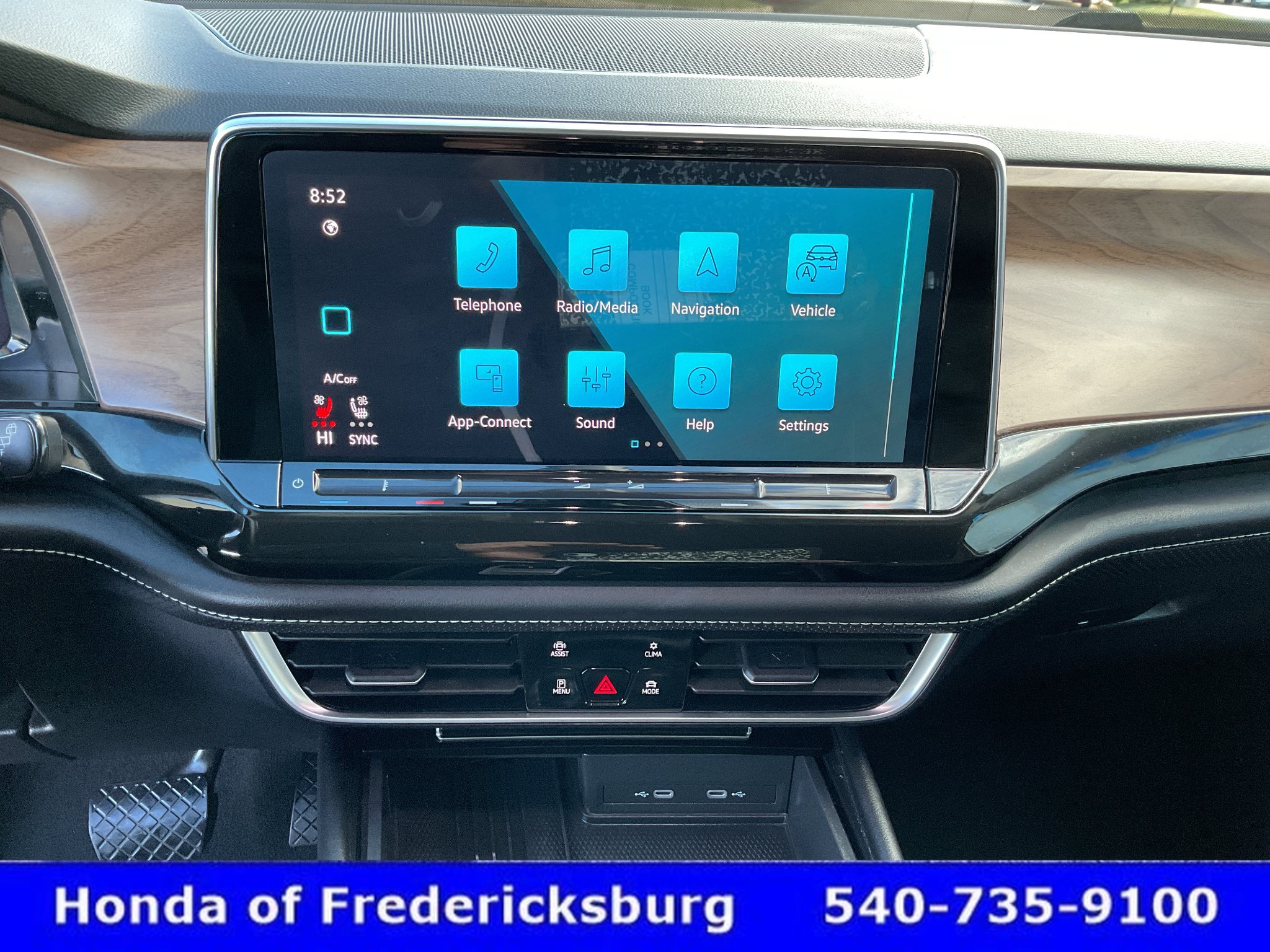 Used 2025 Volkswagen Atlas SE AWD/4WD image 35