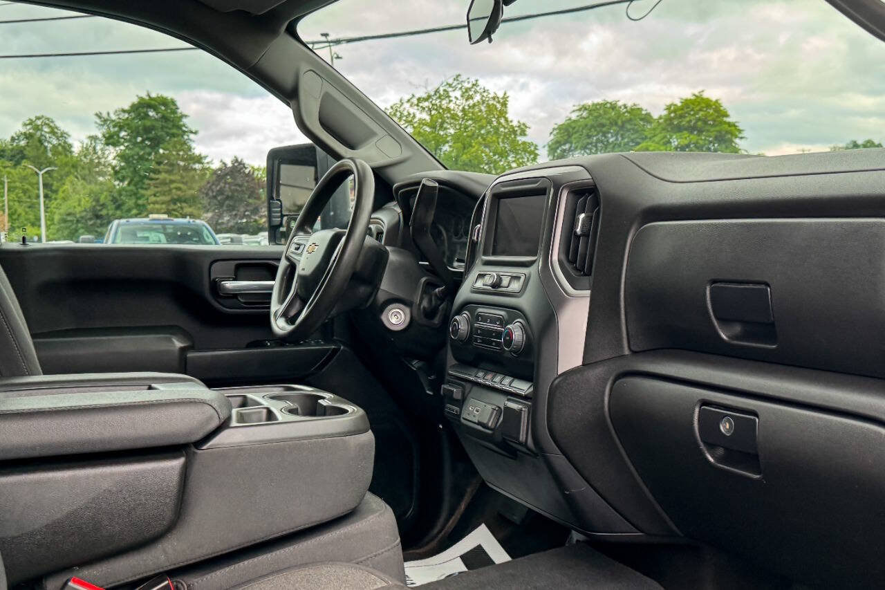 Used 2022 Chevrolet Silverado 2500 Custom w/ Gooseneck/5TH Wheel Package AWD/4WD image 16