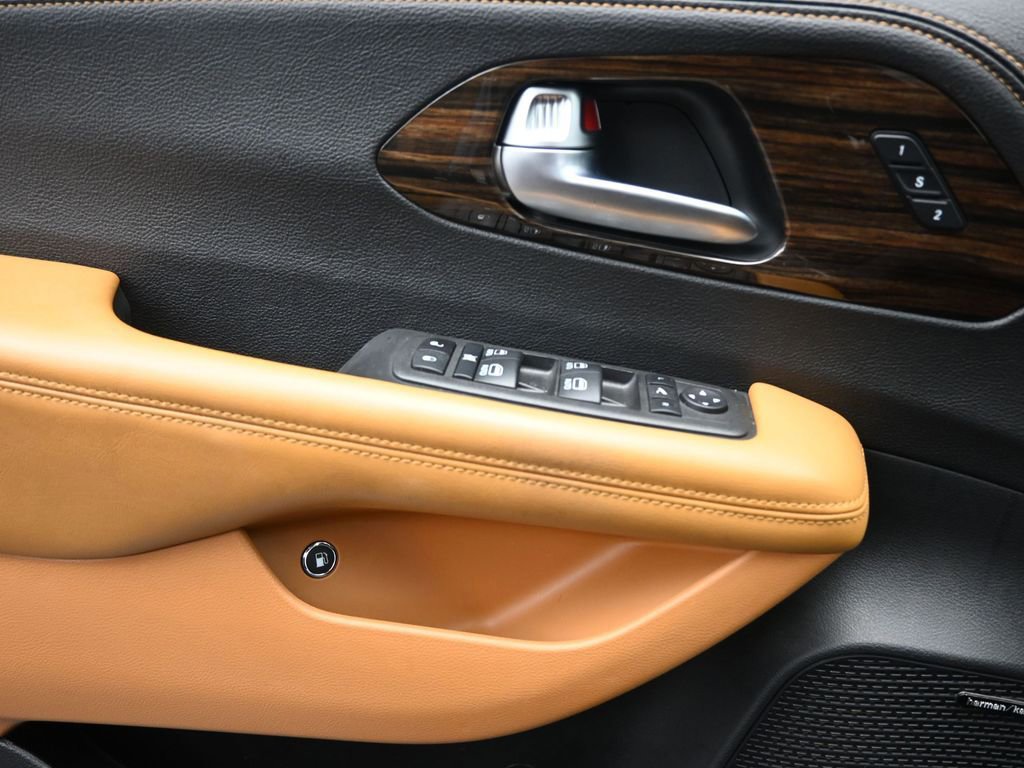 Used 2023 Chrysler Pacifica Pinnacle image 18