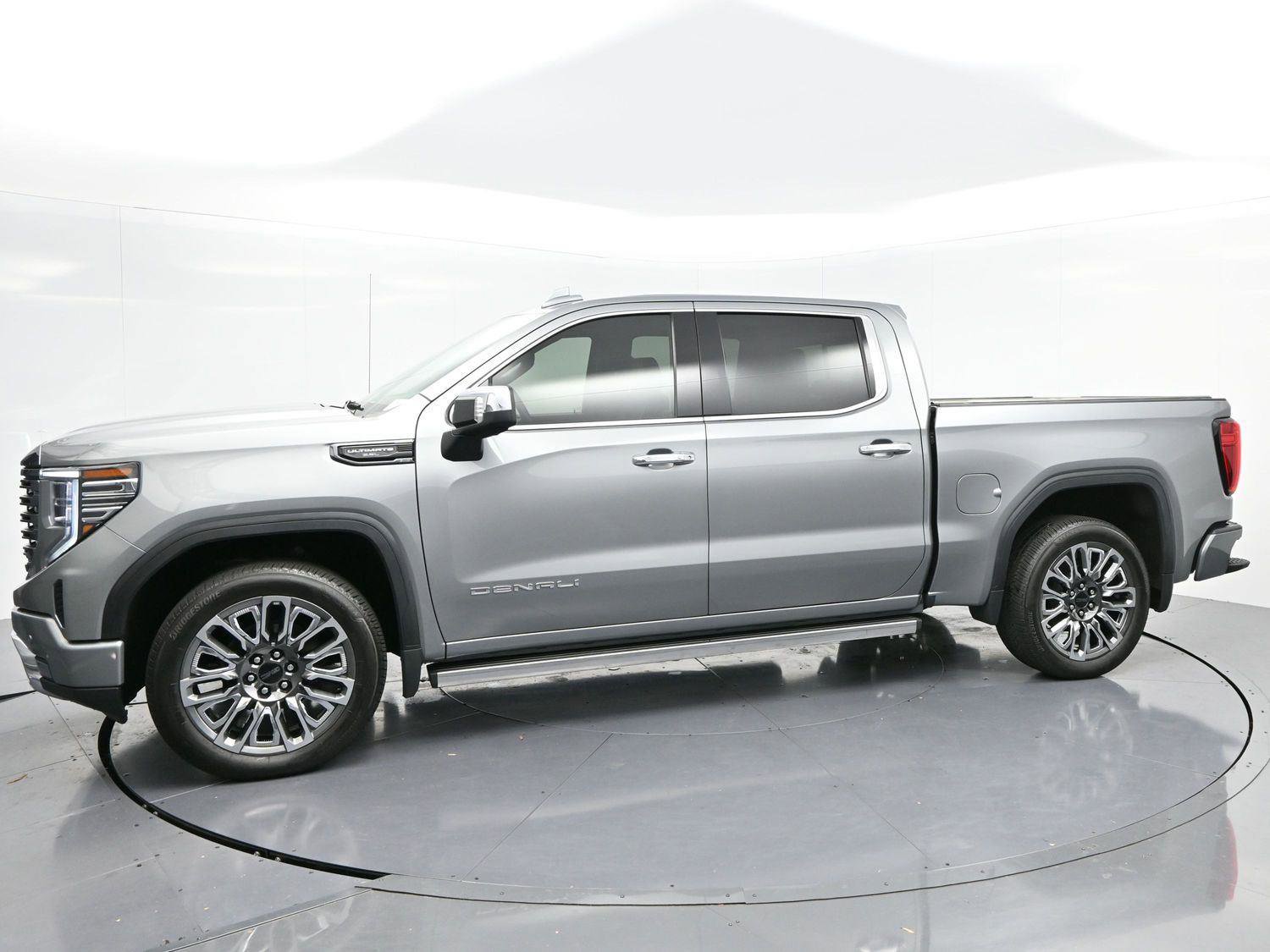 Used 2023 GMC Sierra 1500 Denali Ultimate image 4