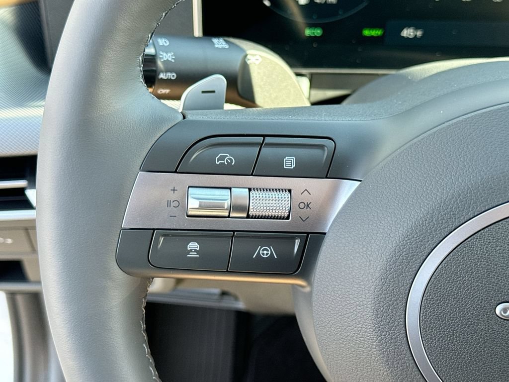 Used 2025 Hyundai Sonata Limited FWD image 15