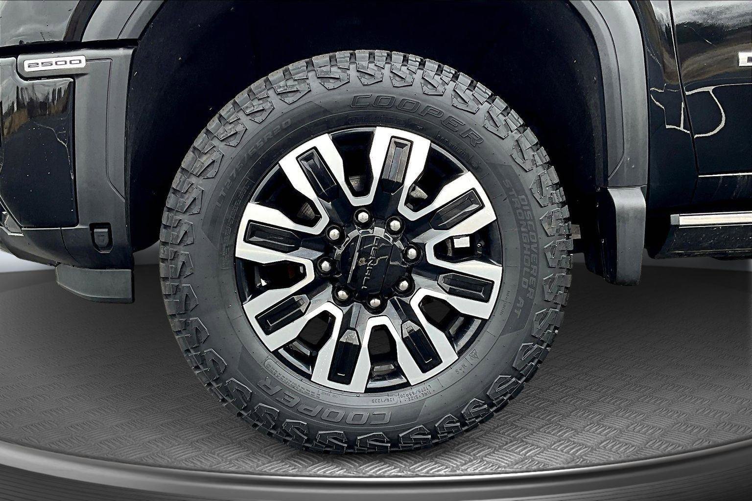 Used 2024 GMC Sierra 2500 Denali Ultimate w/ LPO, GMC Protection Package image 10